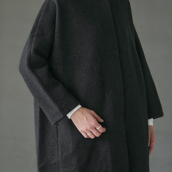 ○（e243k093) / evam eva(エヴァムエヴァ) /press wool long coat