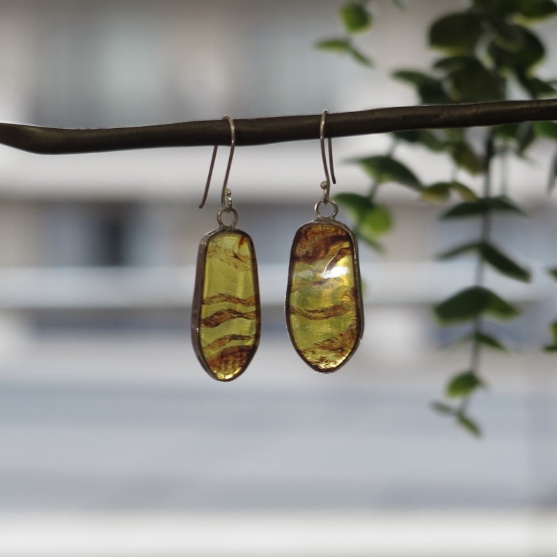 アンバー（琥珀）ピアス｜マライカ公式通販