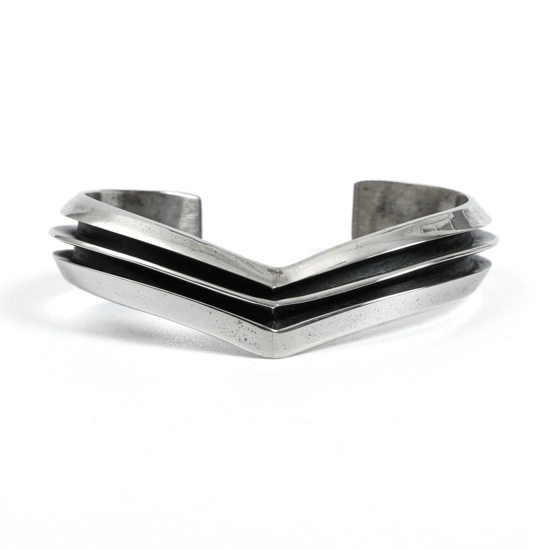 ◇sizeM トムホーク Vライン バングル｜マライカ公式通販