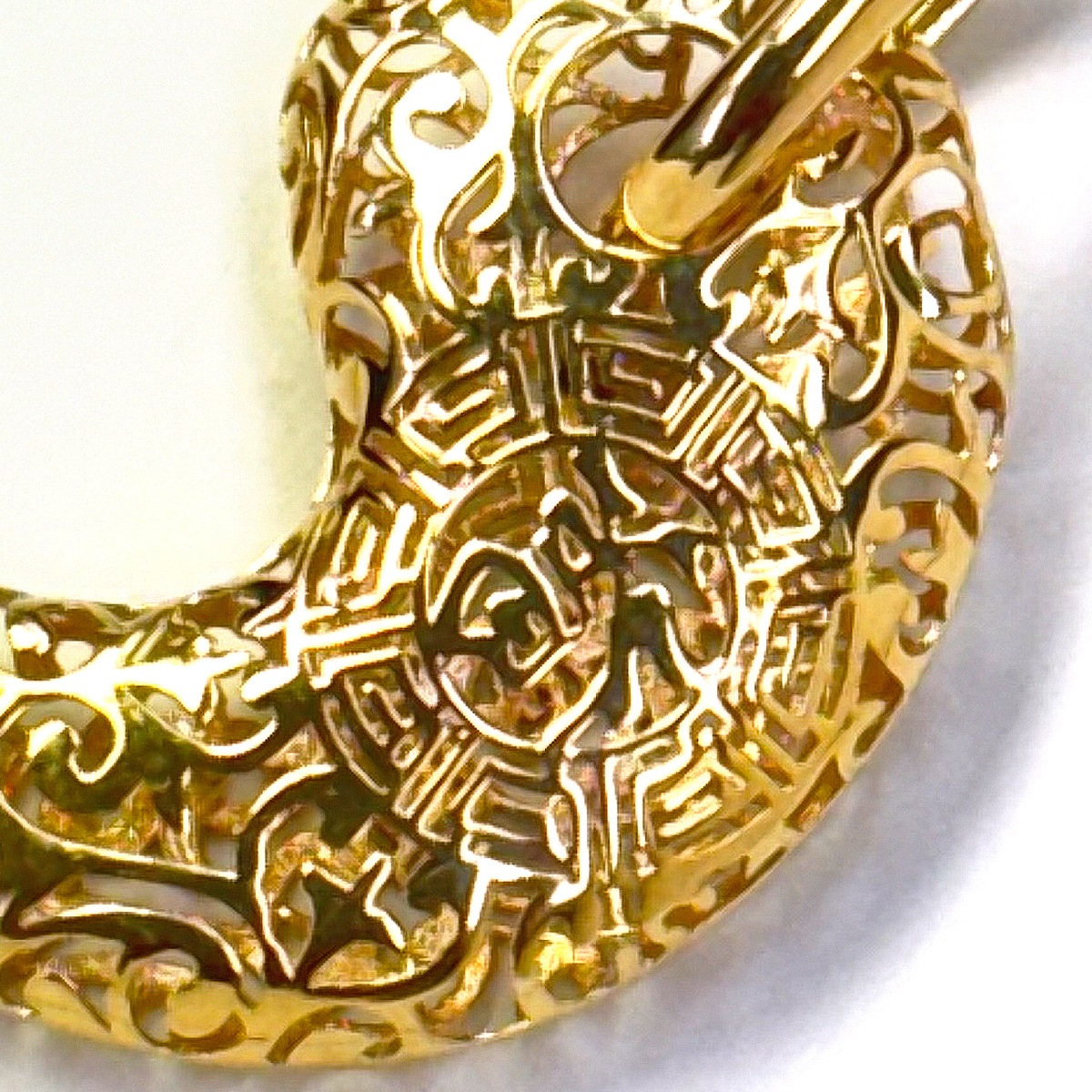 勾玉 まがたま 18金 k18 2g ペンダントトップ 福 イエローゴールド