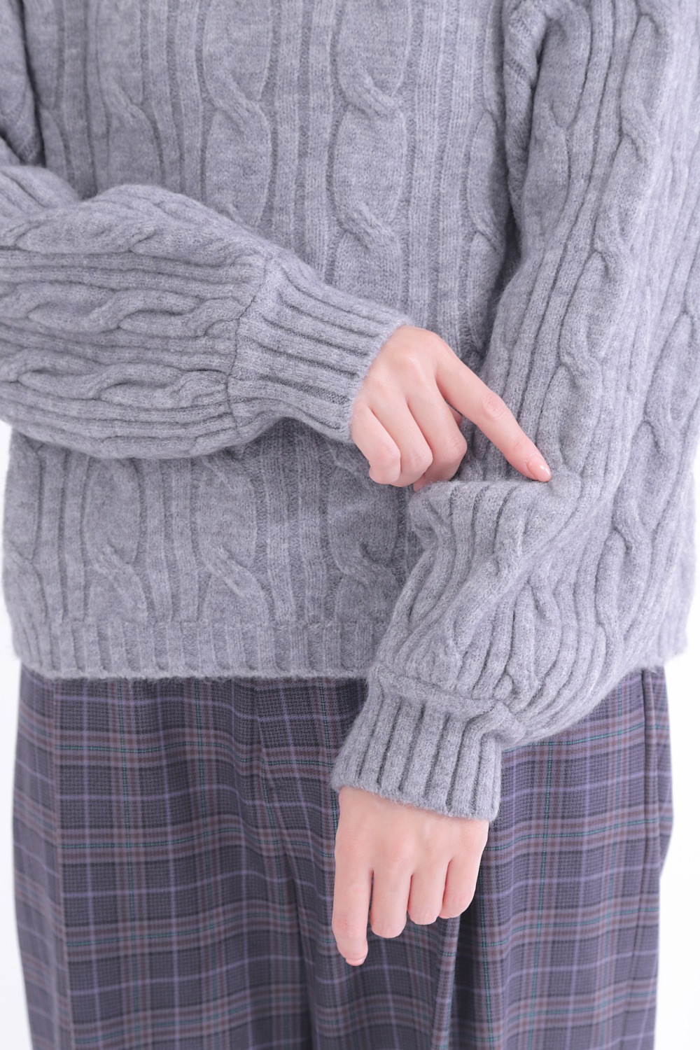 ケーブルニット風]タートルネックセーター | きれいめかわいいSサイズ