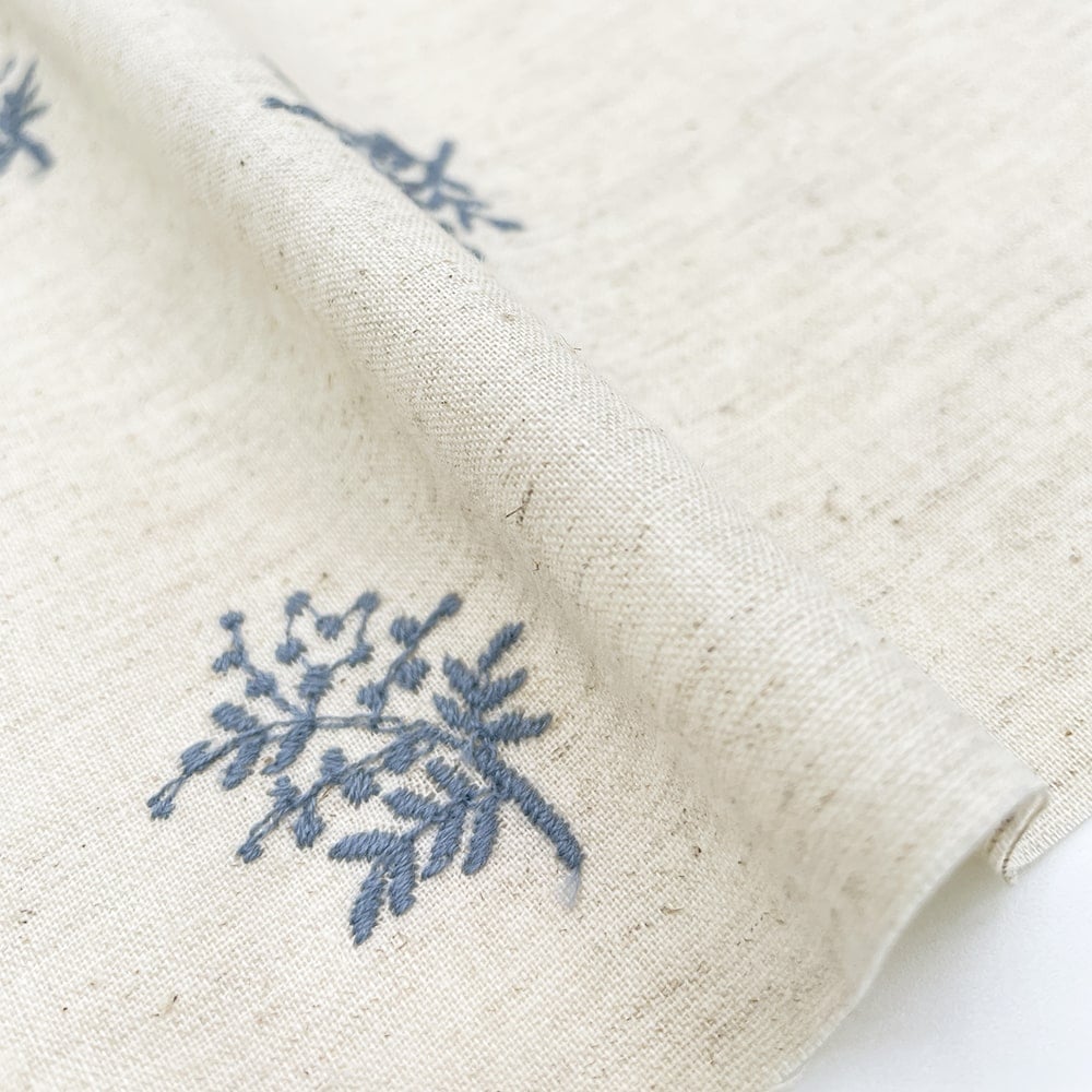 ミモザ 刺しゅう コットンリネンシーチング生地 (ナチュラル×フレンチ