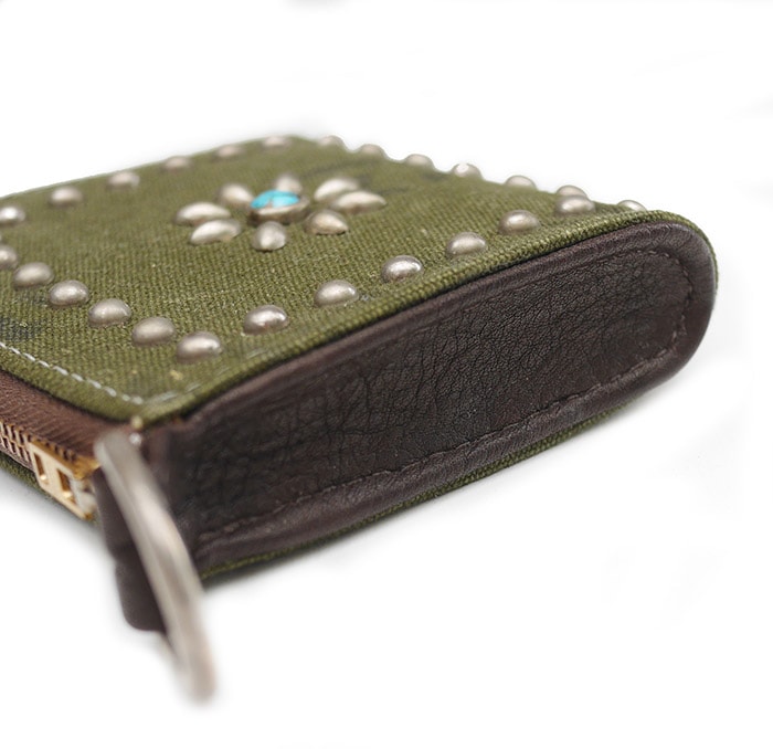 美品 HTC カードケース ミニウォレット フラワースタッズターコイズ