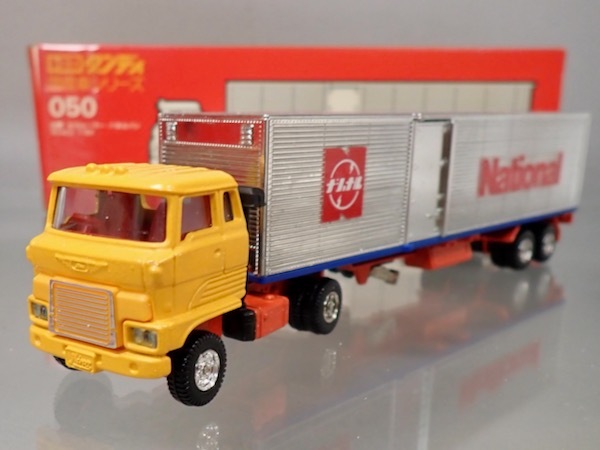 トミカ ダンディ 050 ナショナル 日野 セミトレーラーバン | トミカ