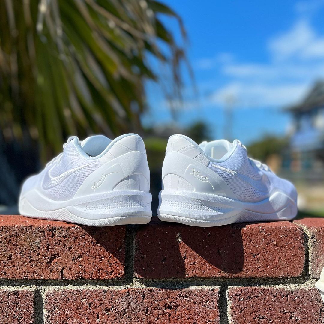 NIKE KOBE VIII PROTRO HALO ナイキ コービー 8 プロトロ ヘイロー