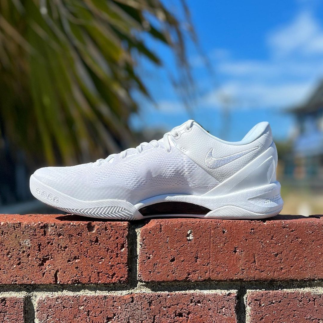 NIKE KOBE VIII PROTRO HALO ナイキ コービー 8 プロトロ ヘイロー