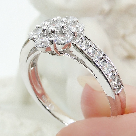 Pt950/K18YG【1.12ct】ダイヤモンド フラワー リング