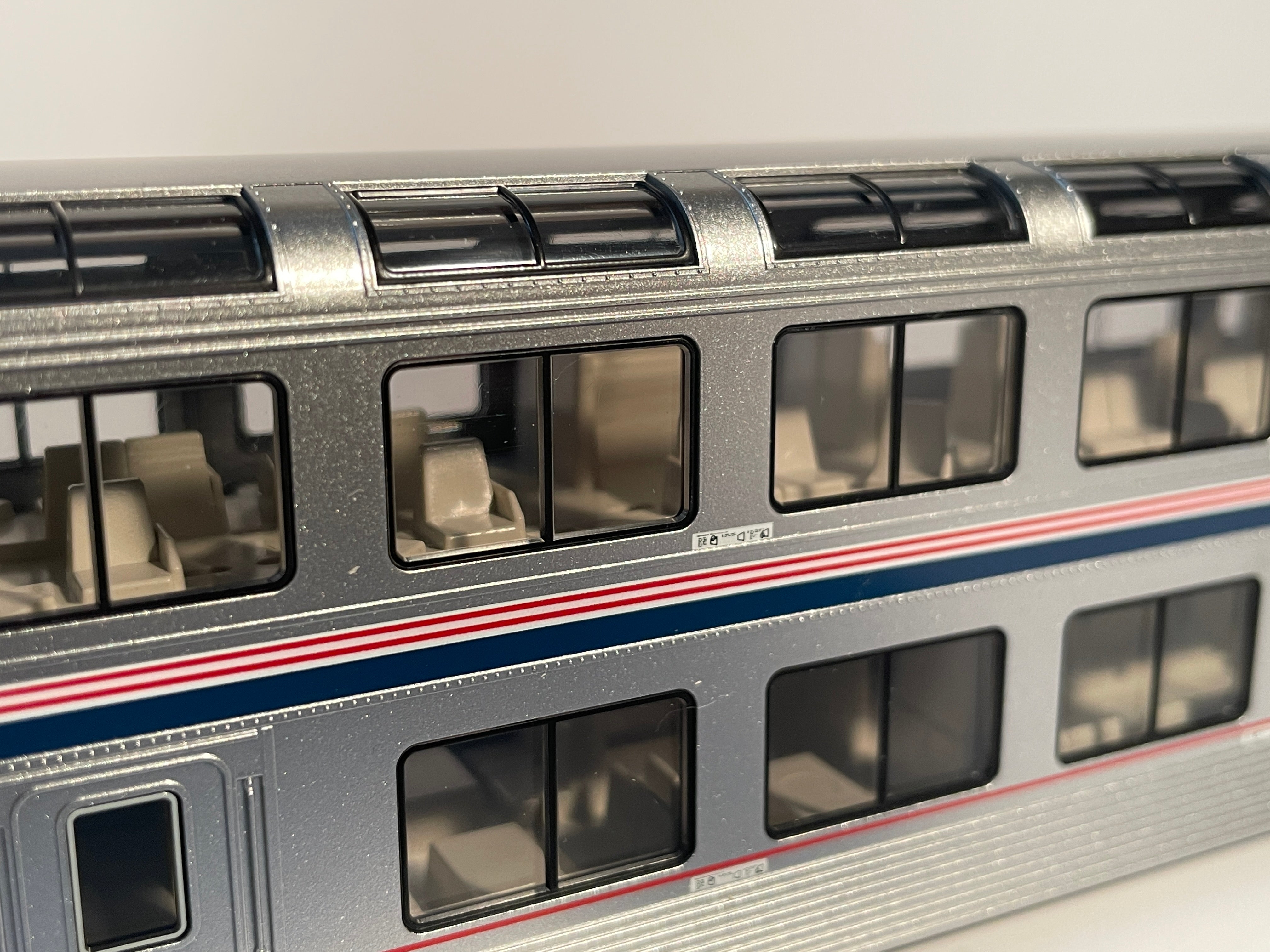 KATO AMTRAK SUPERLINER LOUNGE PHASE VI – Makin' Tracks