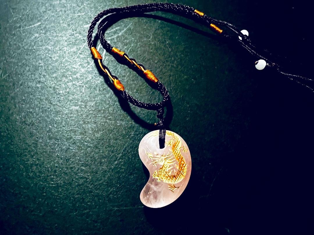 愛美幸福・龍神勾玉首飾り（ネックレス） 恋愛成就 ローズクォーツ