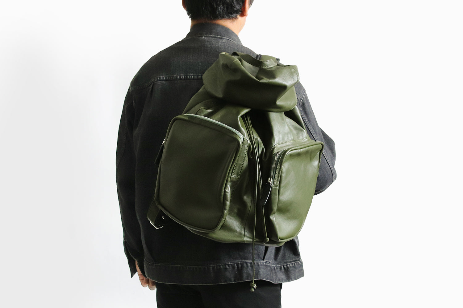 guardant 大容量ストレージのバングラレザーバックパック