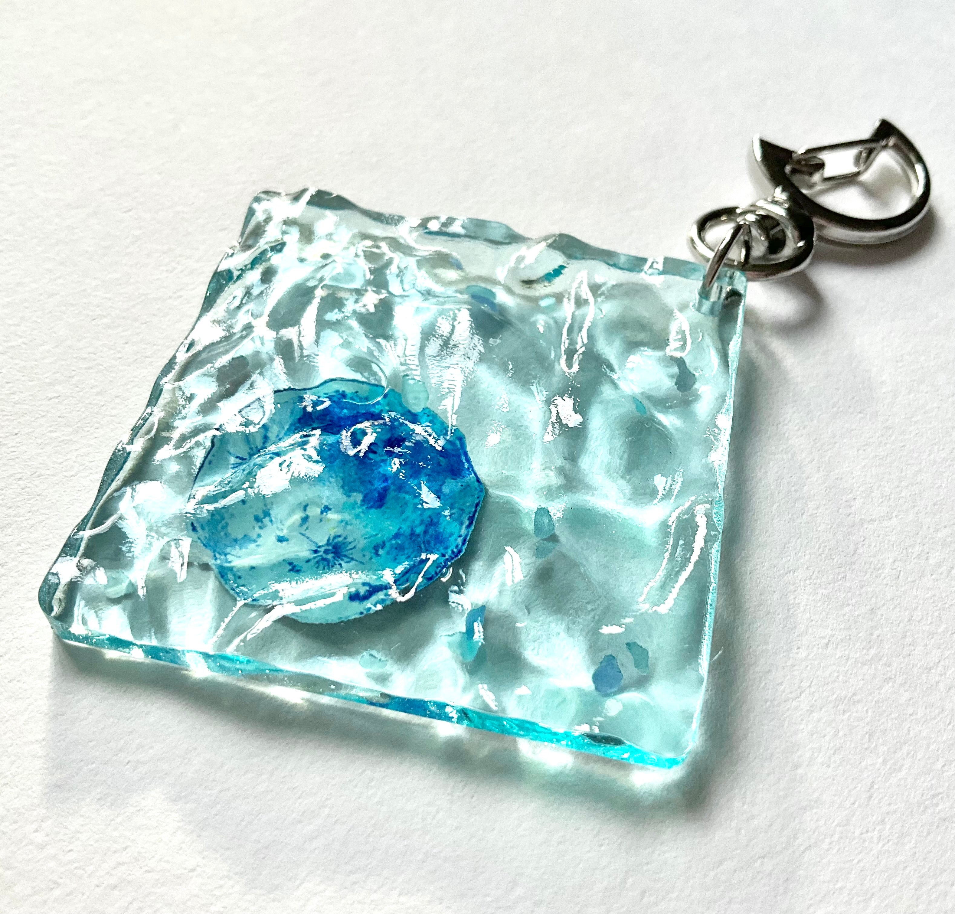 アクリルキーホルダー＊水面に浮かぶ蒼い月 – 宙フェス夜市