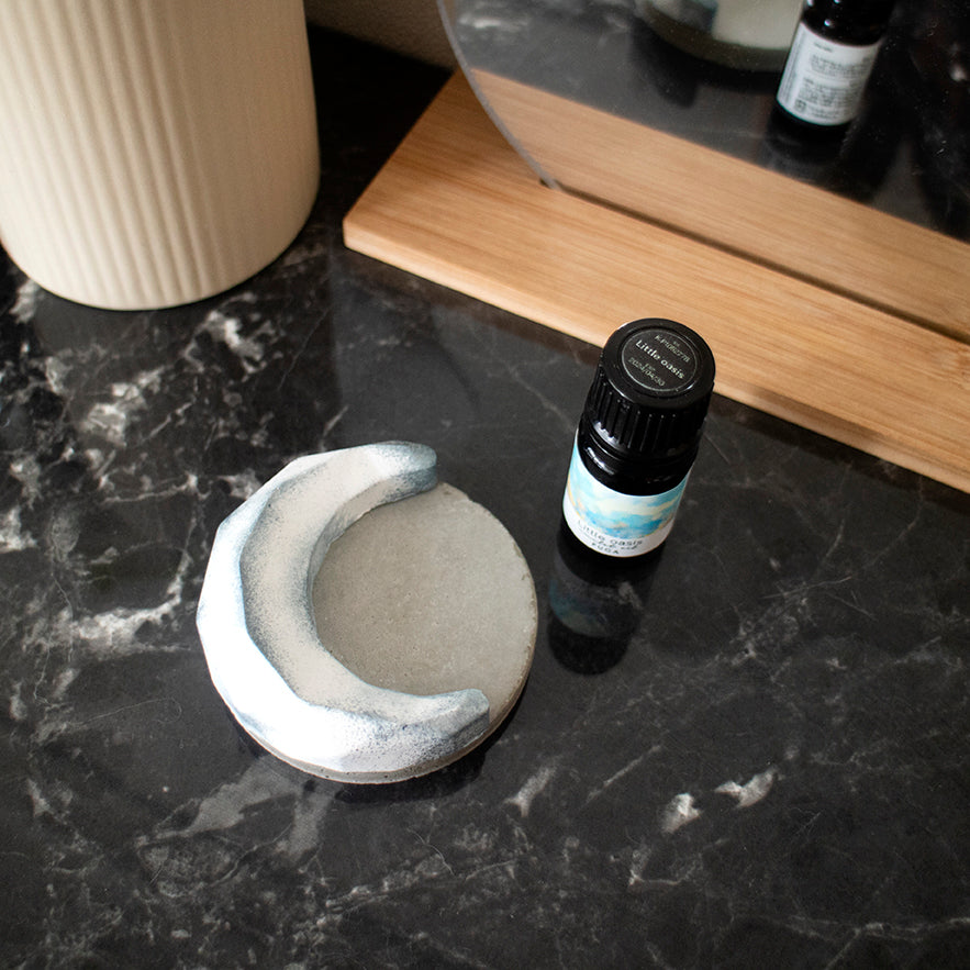 michikake moon stone | 三日月のアロマストーン – 宙フェス夜市