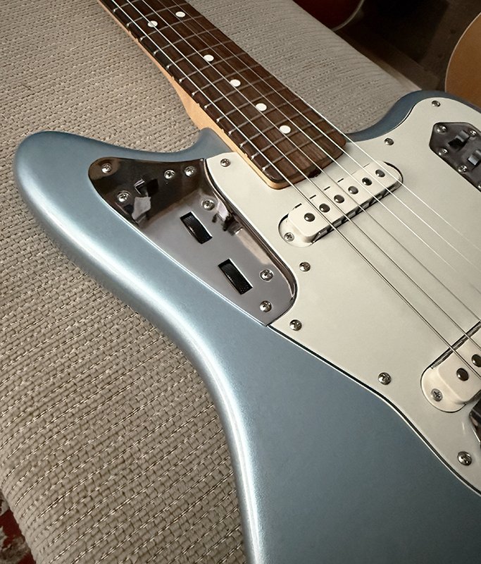 USED Fender AVRI '62 Jaguar 2005 - Ice Blue Metallic