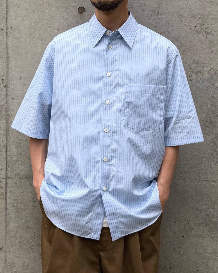 AURALEE / SUVIN HIGH COUNT CLOTH STRIPE HALF SLEEVED SHIRT / LIGHT BLU