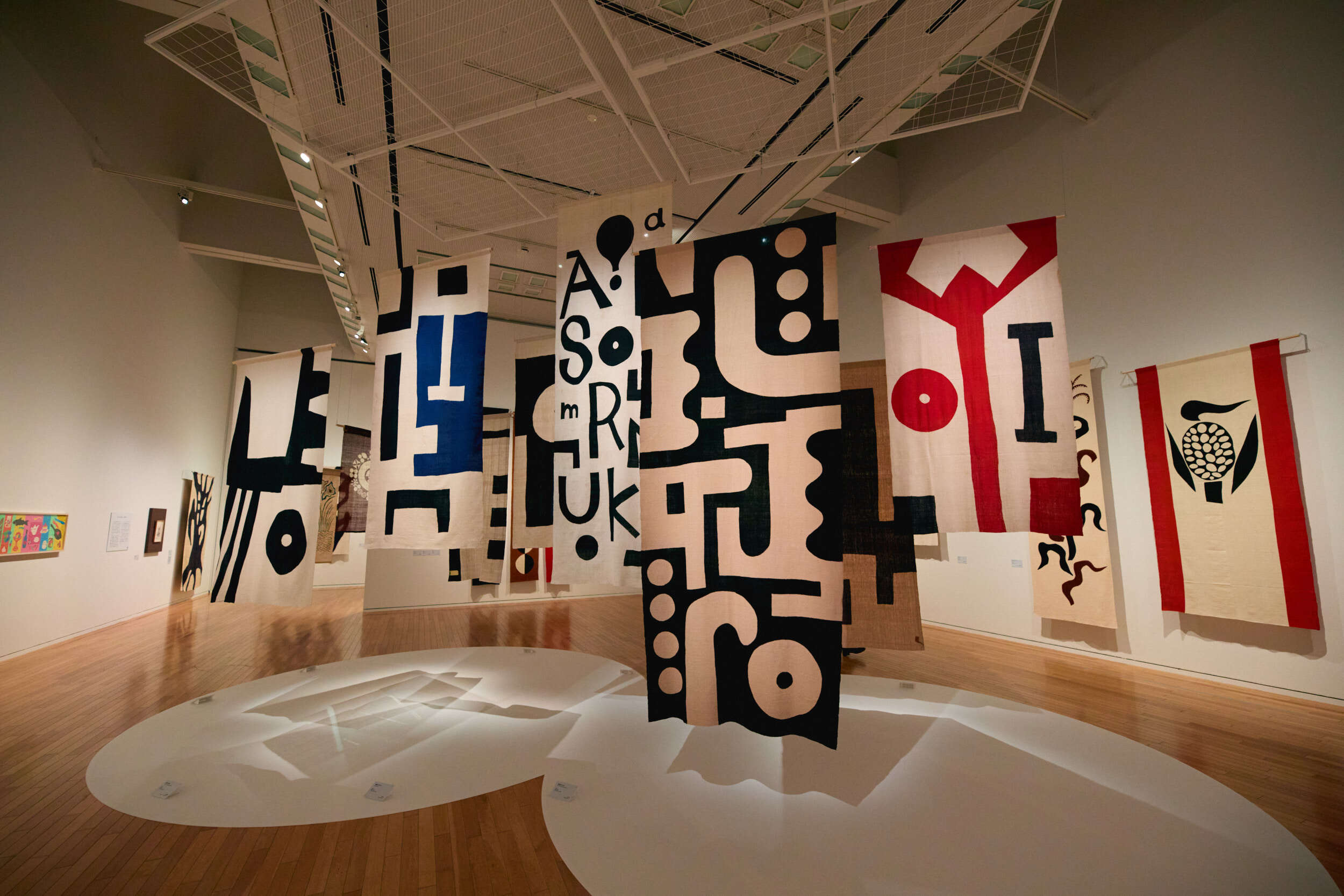 最初期から最晩年の作品まで、染色家・柚木沙弥郎の75年の歩みをたどる