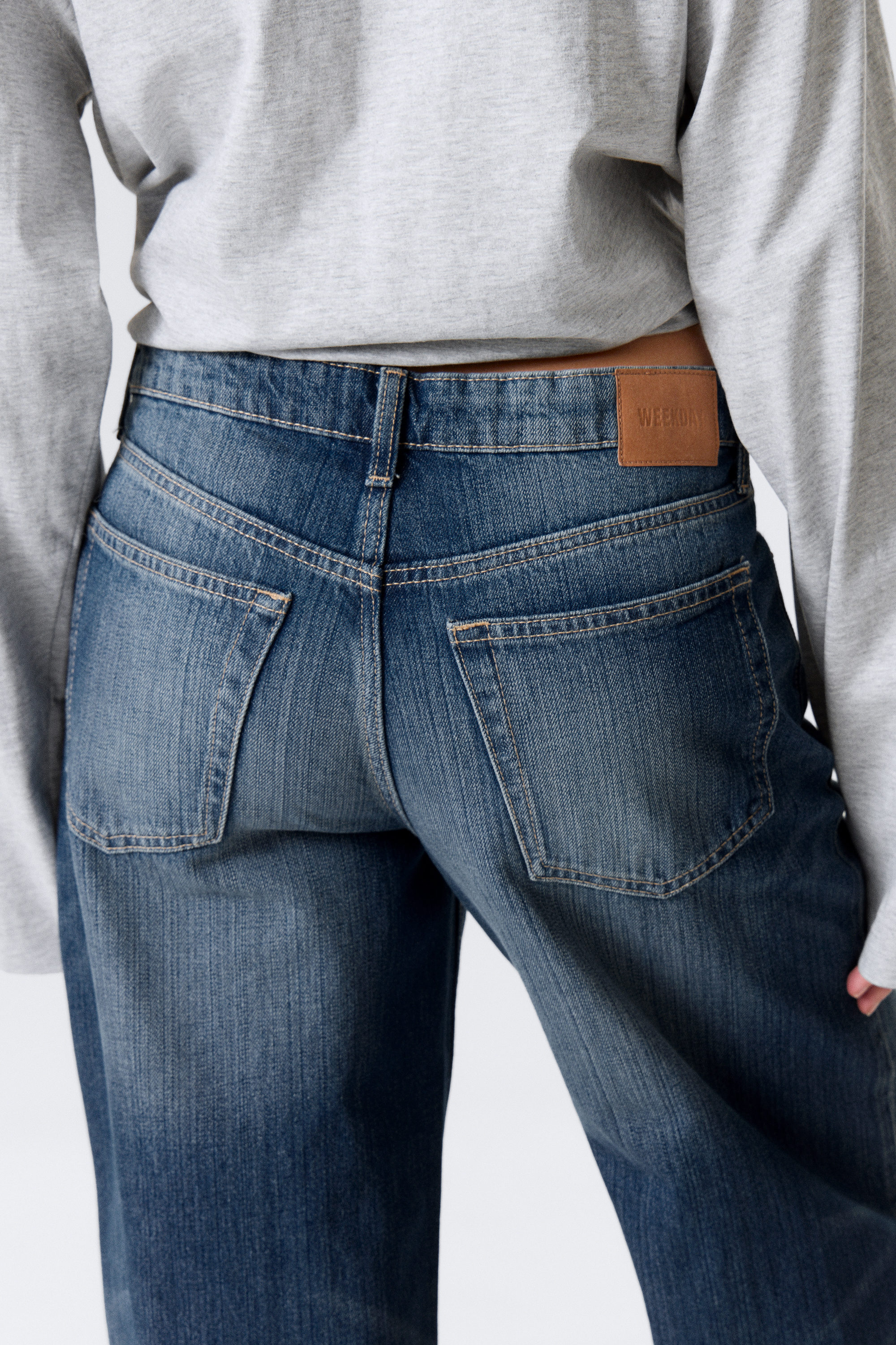 ample low rise loose wide leg jeans - Mine Blue - Medium Blue