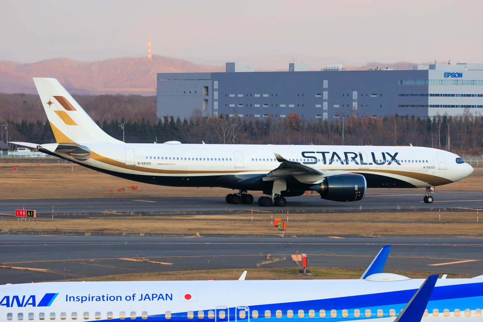 STARLUX A330-900neoスターラックス B-58305 ph STARLUX A330-900neo