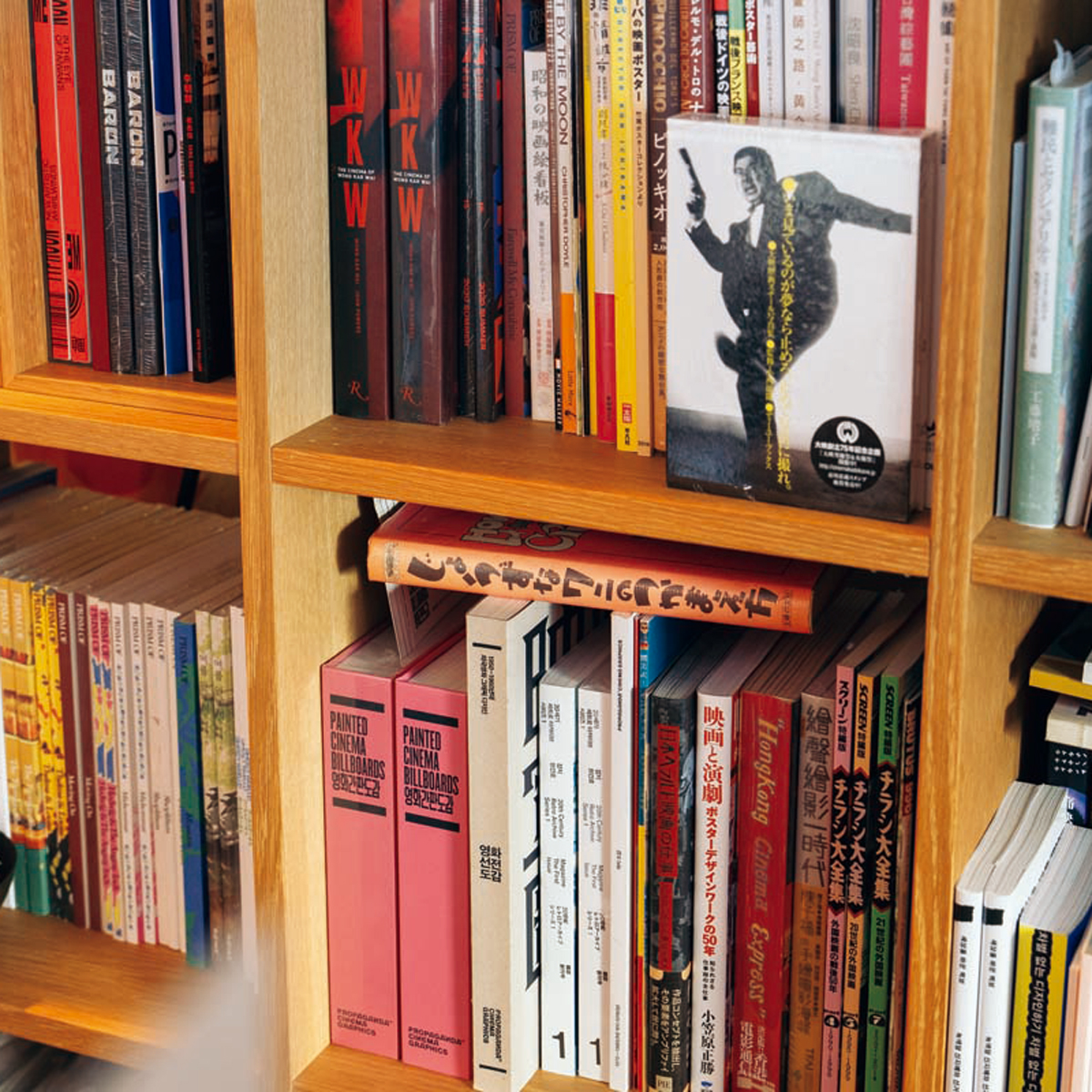 チームで作る、アジアン・クィアカルチャーの本棚。東中野の本屋