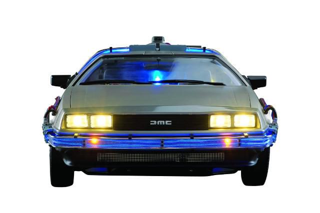 8分の1スケールのデロリアンが作れる！週刊「バック・トゥ・ザ