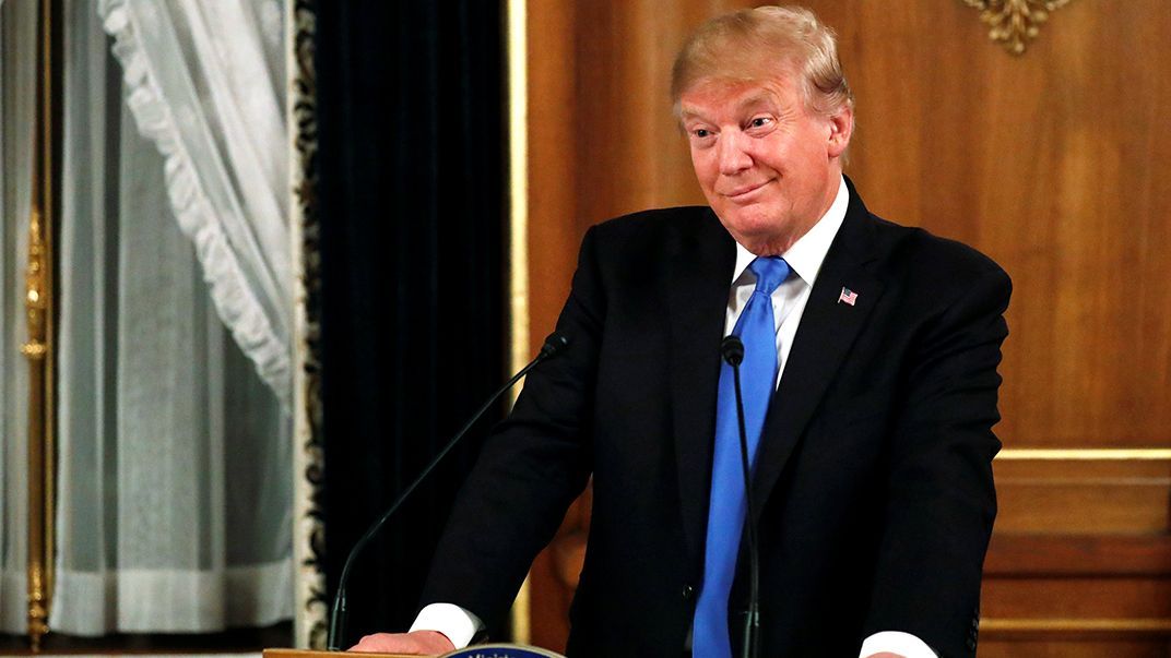 トランプ大統領が描いたスケッチ、1万6000ドルで落札！ | GQ JAPAN