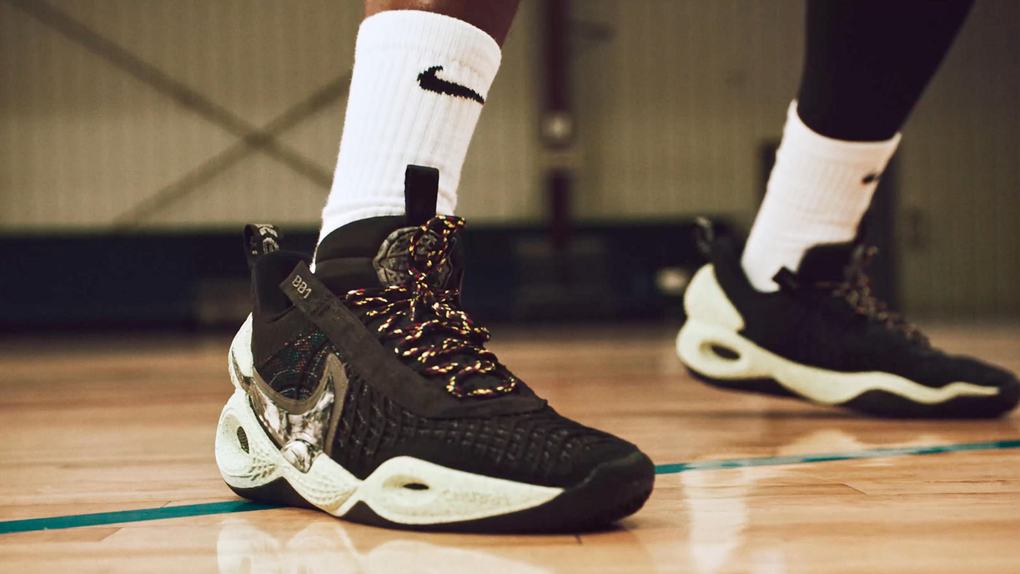 ナイキから、サステナブルなパフォーマンスシューズ「コズミック