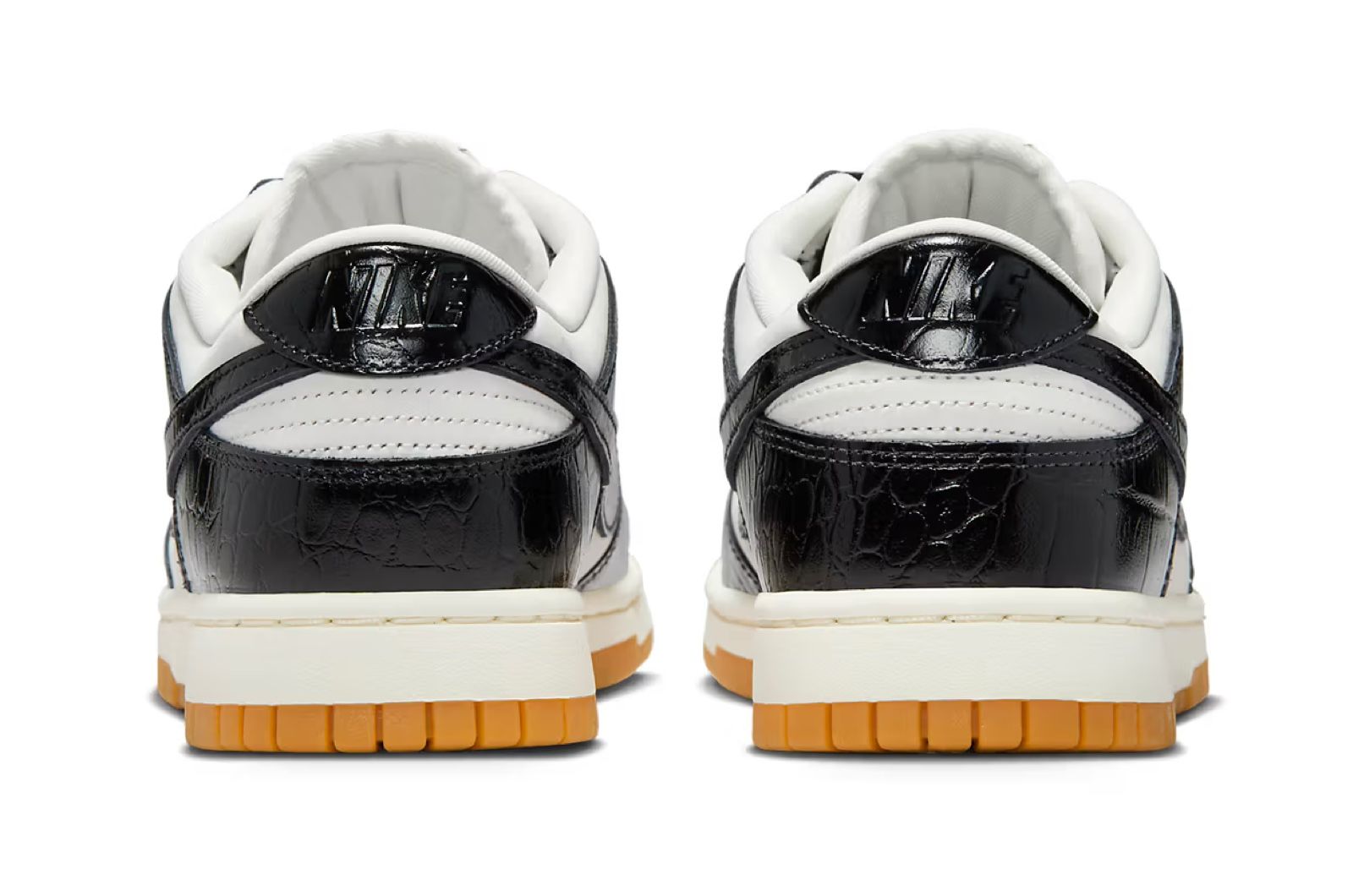 ナイキ「ダンク LOW “Black Croc”」は、光沢感のあるブラック&ホワイト