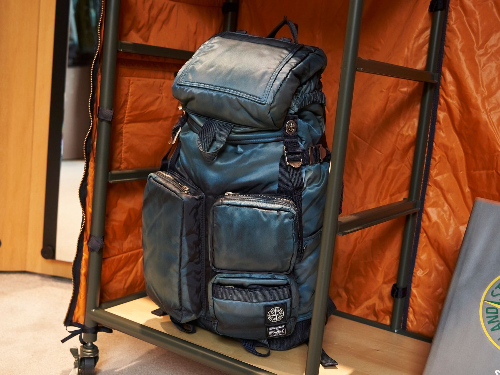 ストーンアイランドが吉田カバンの創業90周年をセレブレート