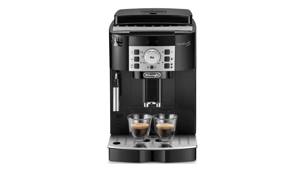 挽きから洗浄までぜーんぶ自動。デロンギのコーヒーマシン