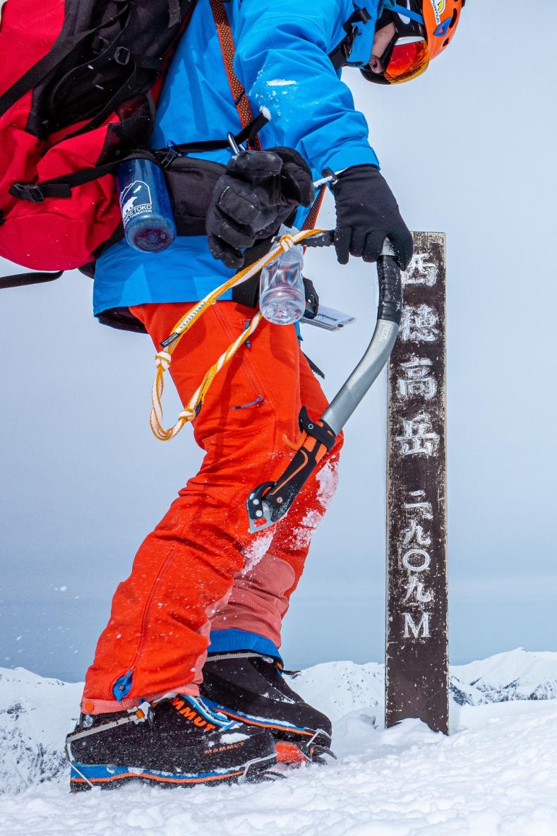 MAMMUTのエイスフェルドパンツを持っていれば、登山からウィンター