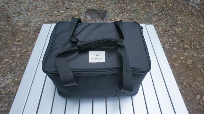 スノーピークの「ユニットギアバッグ」は仕切りを自在に変えられる