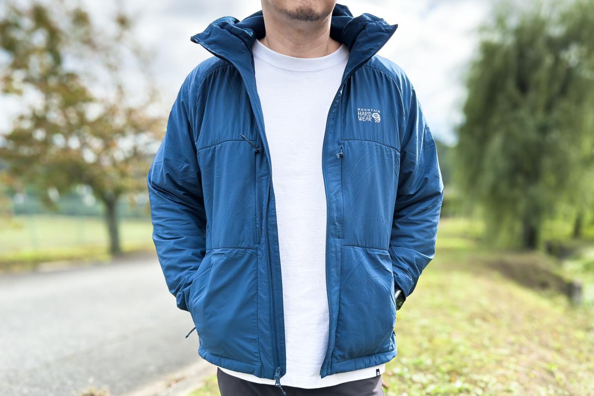 服装選びに困る季節の救世主は、この一着。サッと羽織るだけで一日中