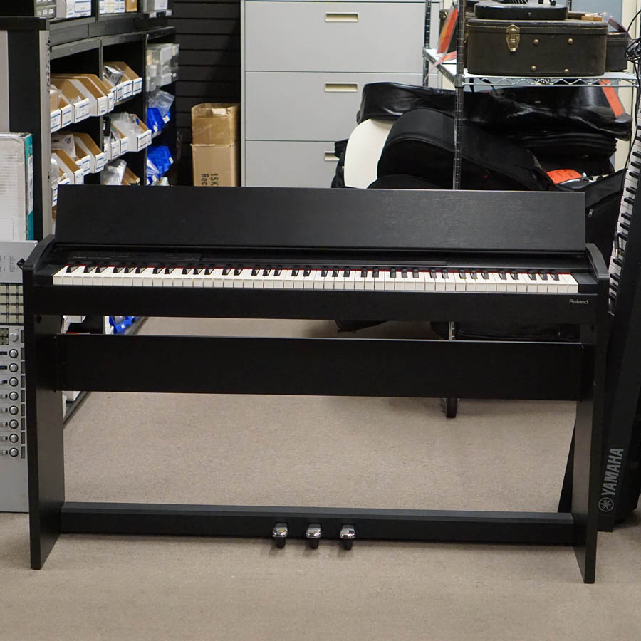 Roland digital piano F-130R