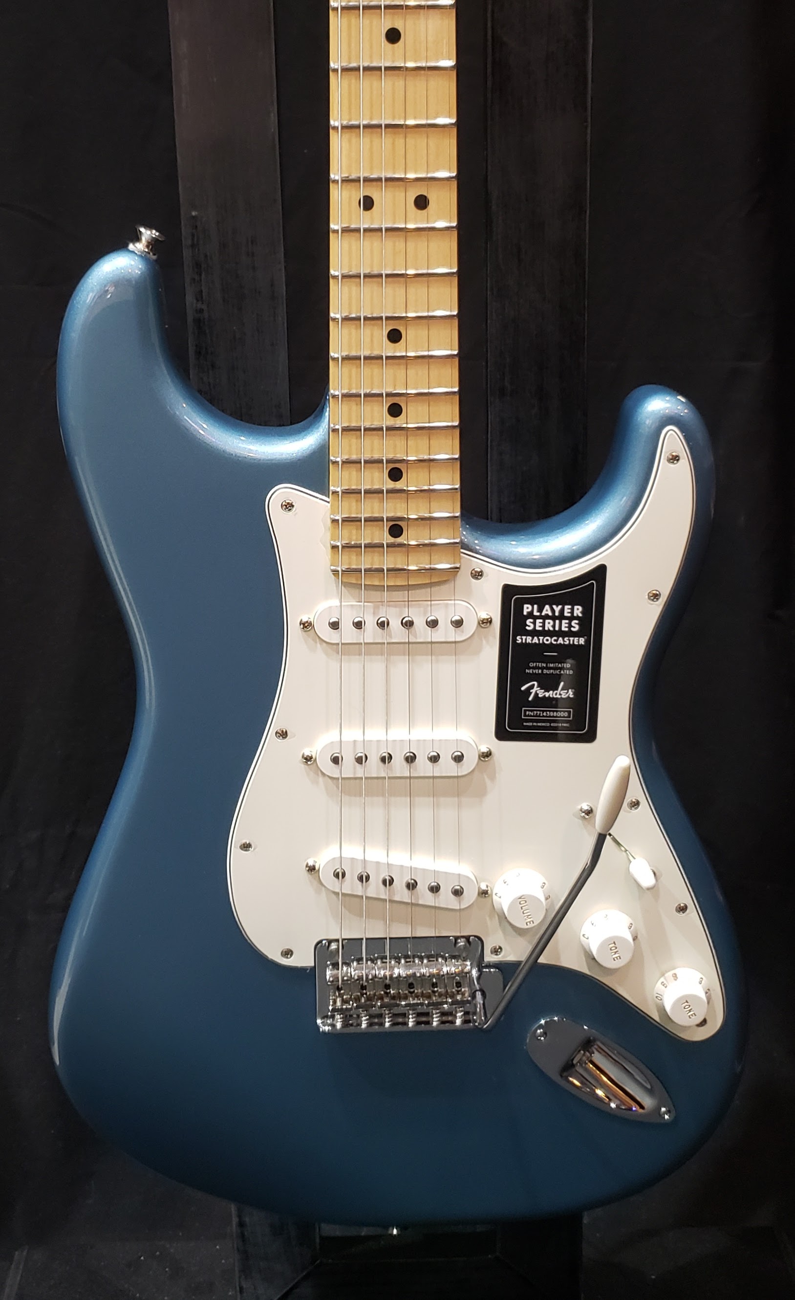 Fender Player Stratocaster with Maple Fretboard 2021 Tidepool