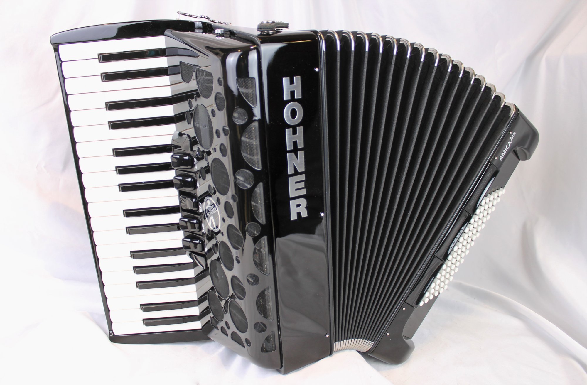 NEW Black Hohner Amica III Forte Piano Accordion LMM 34 72