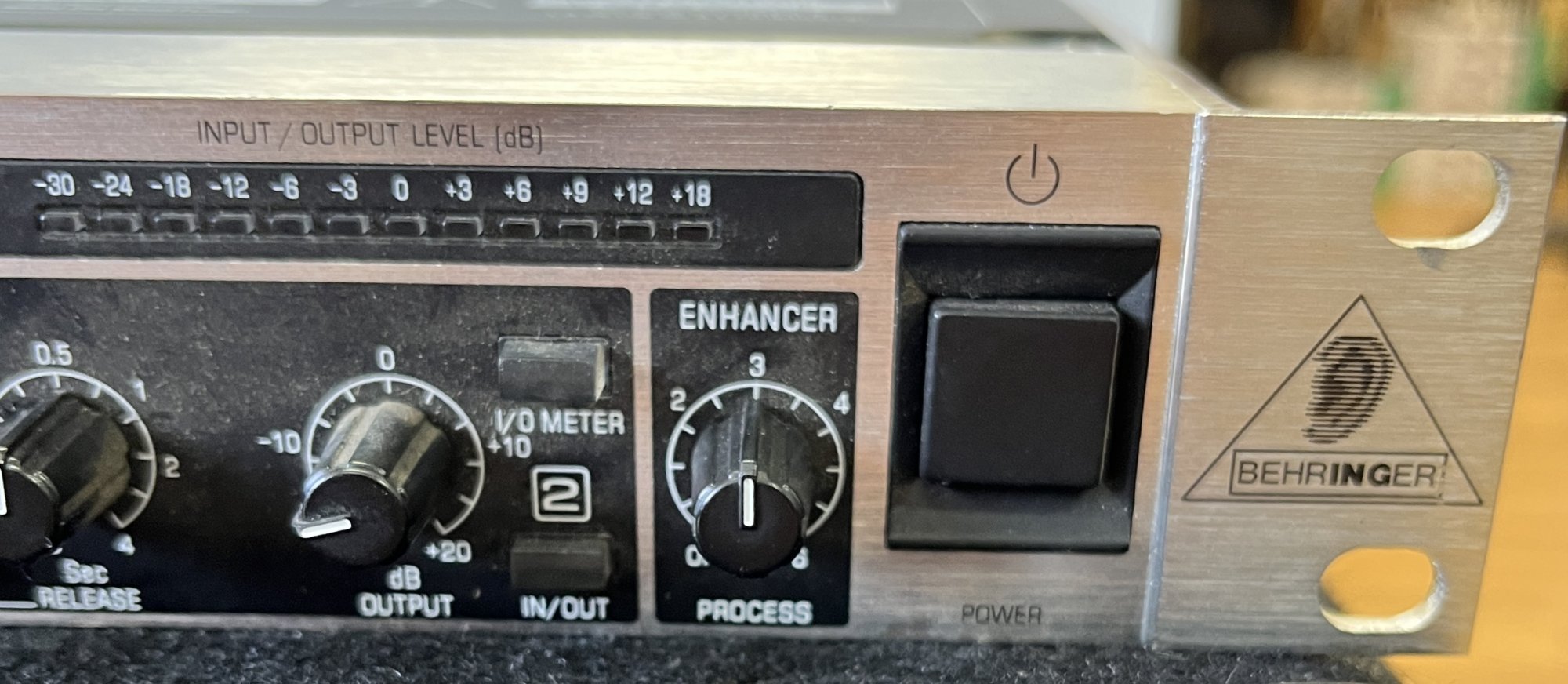 BEHRINGER AUTOCOM PRO MDX 1400 AUDIO INTERACTIVE DYNAMIC PROCESSOR