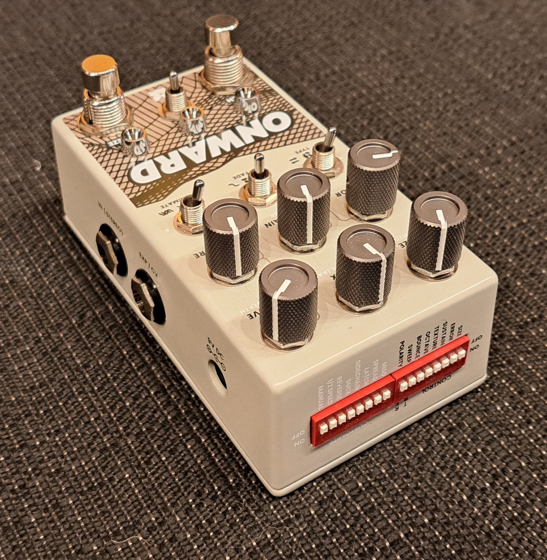 CHASE BLISS ONWARD DYNAMIC SAMPLER GUITAR PEDAL W/BOX