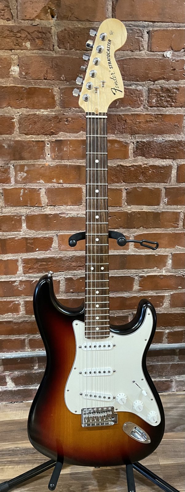 Fender Highway One Stratocaster - 3-Tone Sunburst