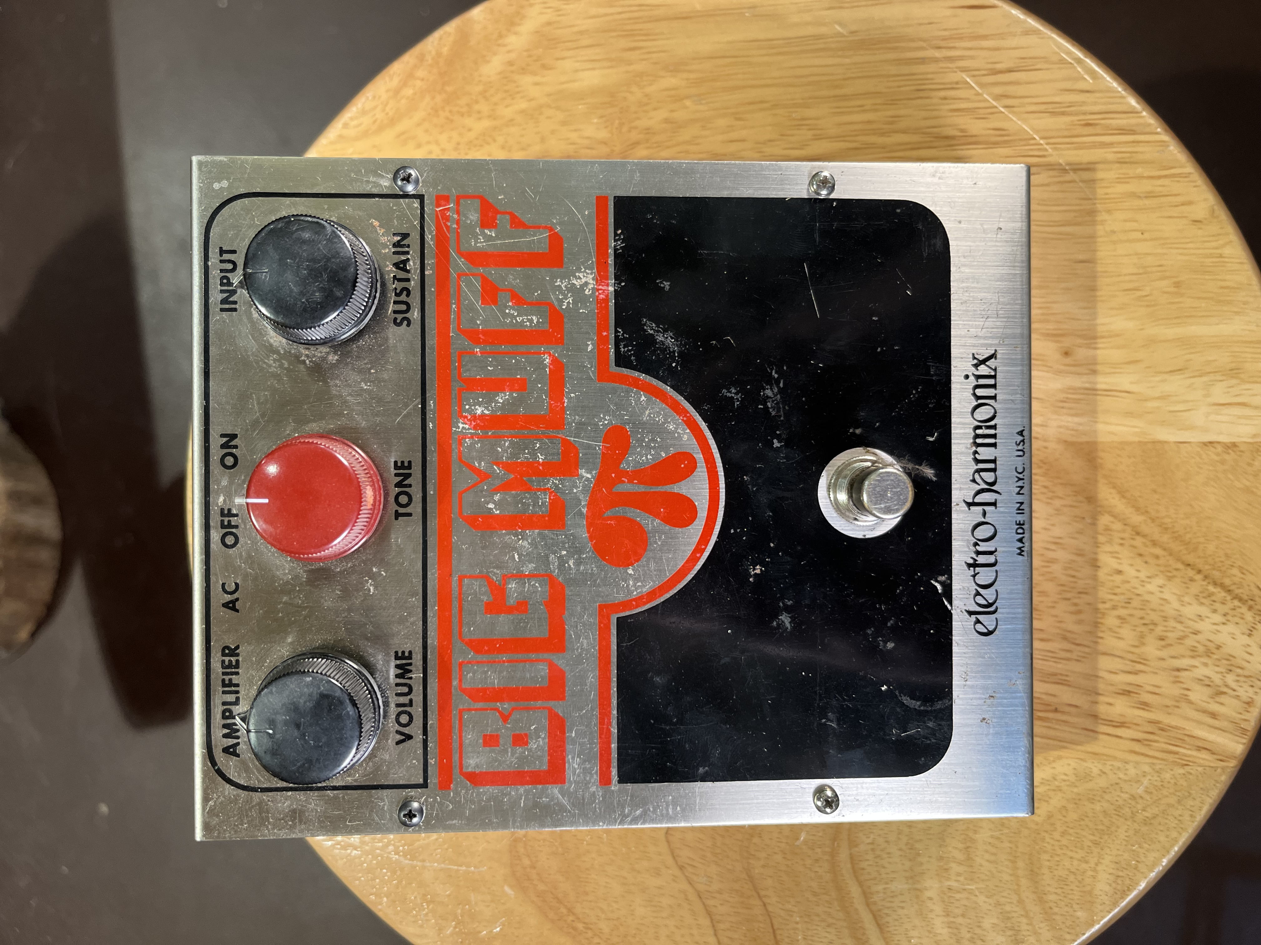 Electro-Harmonix Big Muff Pi V3 (Red & Black) 1977-1978