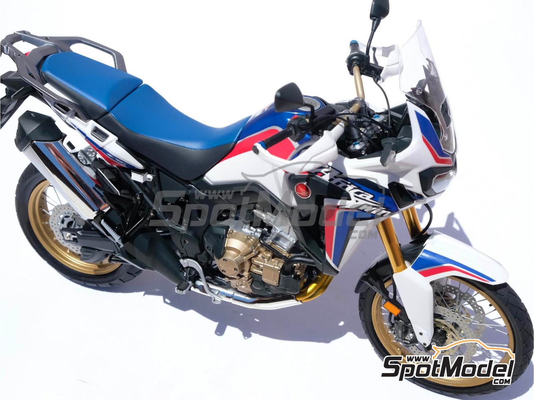 Tamiya 16042: Motorbike scale model kit 1/6 scale - Honda CRF