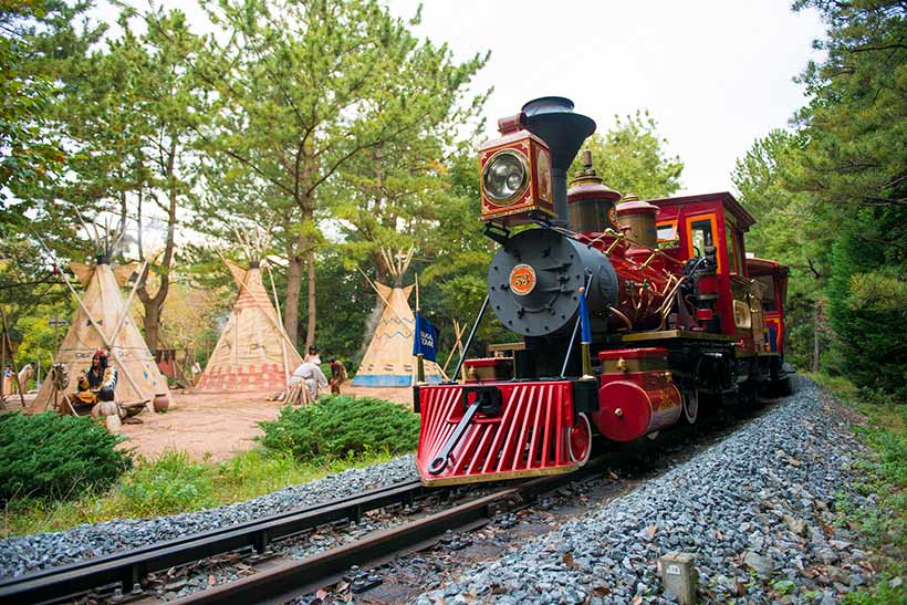 公式】「ウエスタンリバー鉄道」にまつわるエピソード｜東京ディズニー