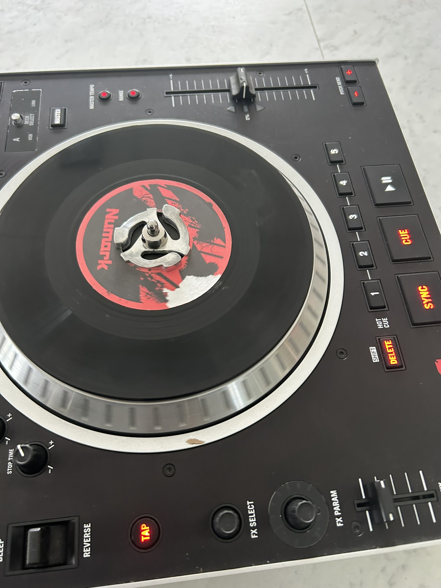 V7 - Numark V7 - Audiofanzine