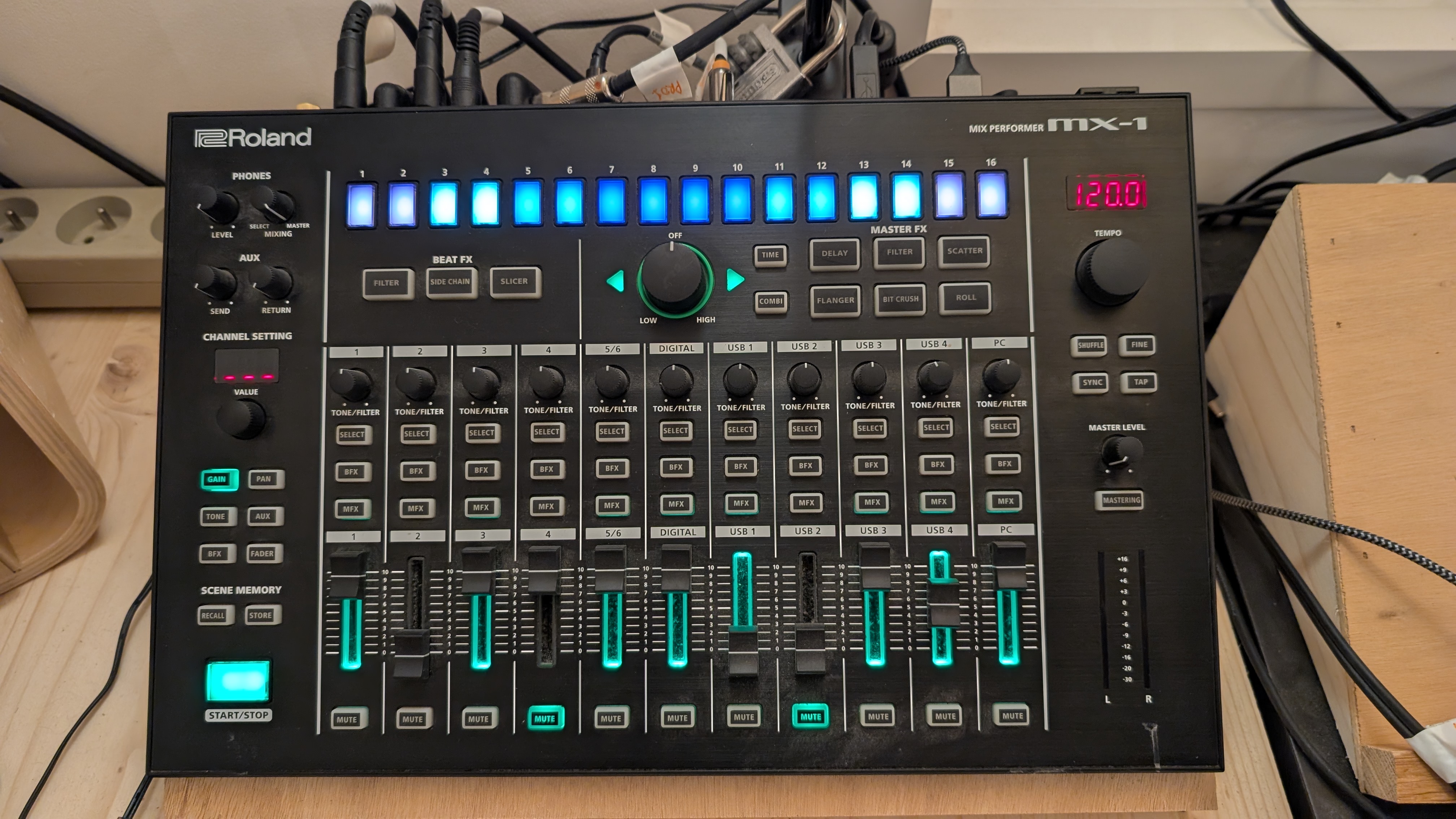 MX-1 - Roland MX-1 - Audiofanzine