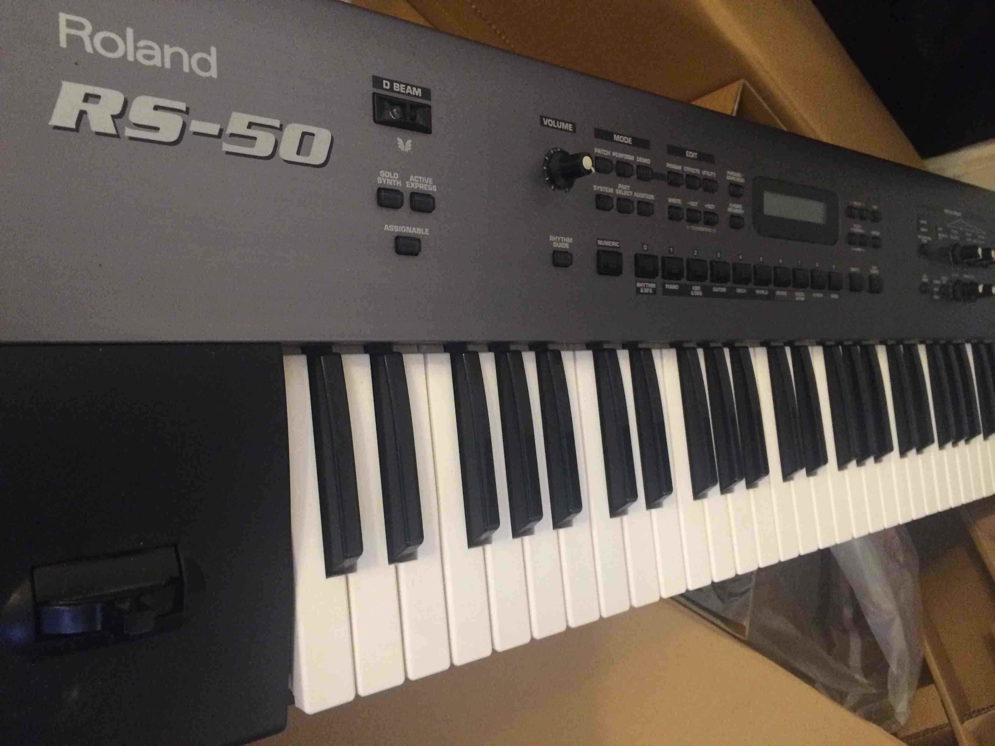 RS-50 - Roland RS-50 - Audiofanzine