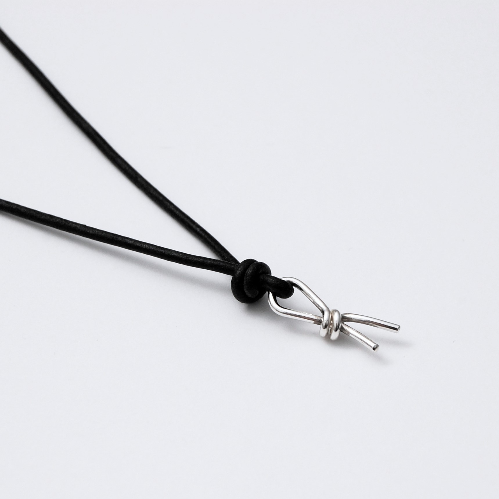 SV925 レザーノット ネックレス - Megumi Nishikawa Jewelry