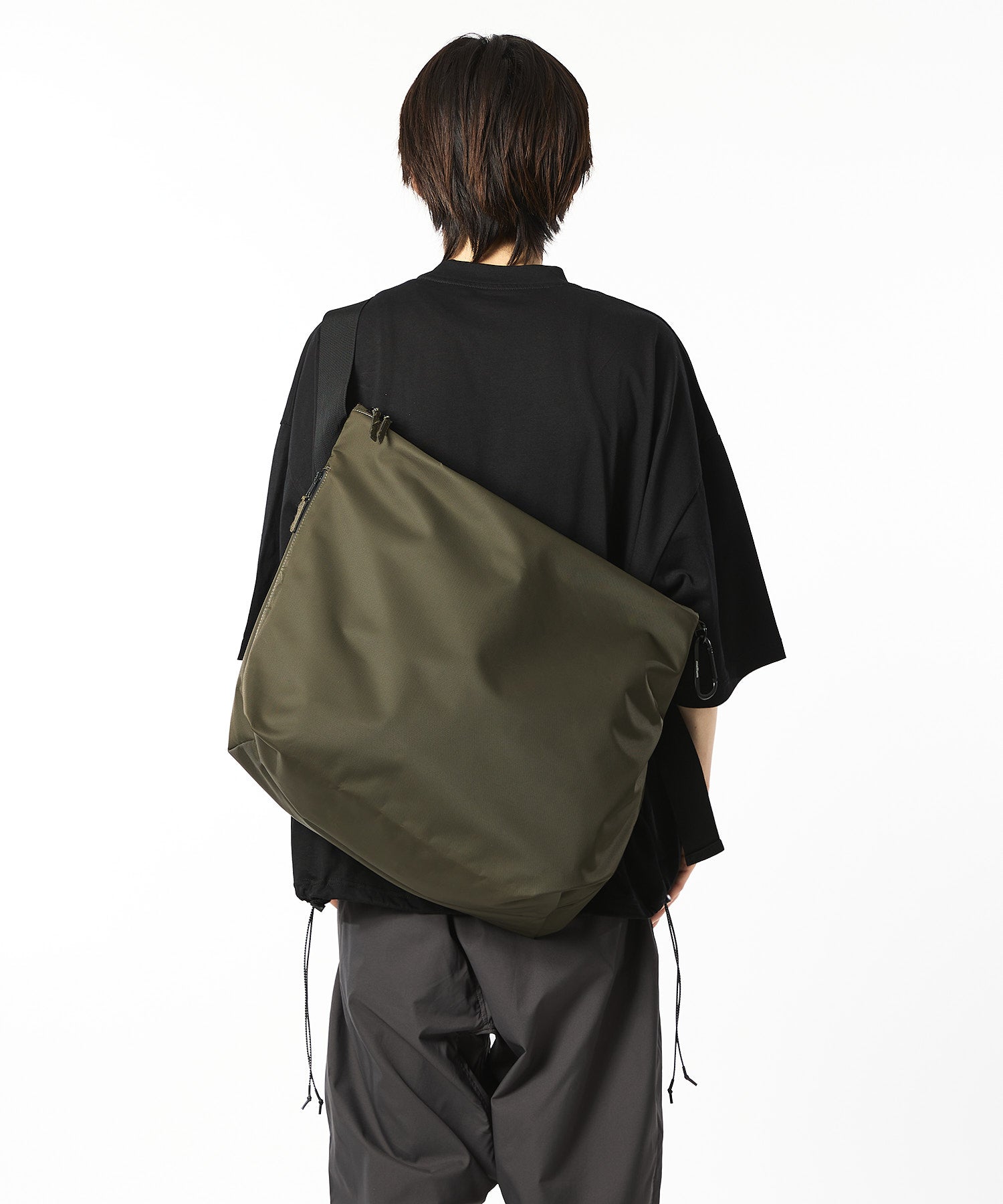 NYLON MESSENGER BAG meltum メルタム