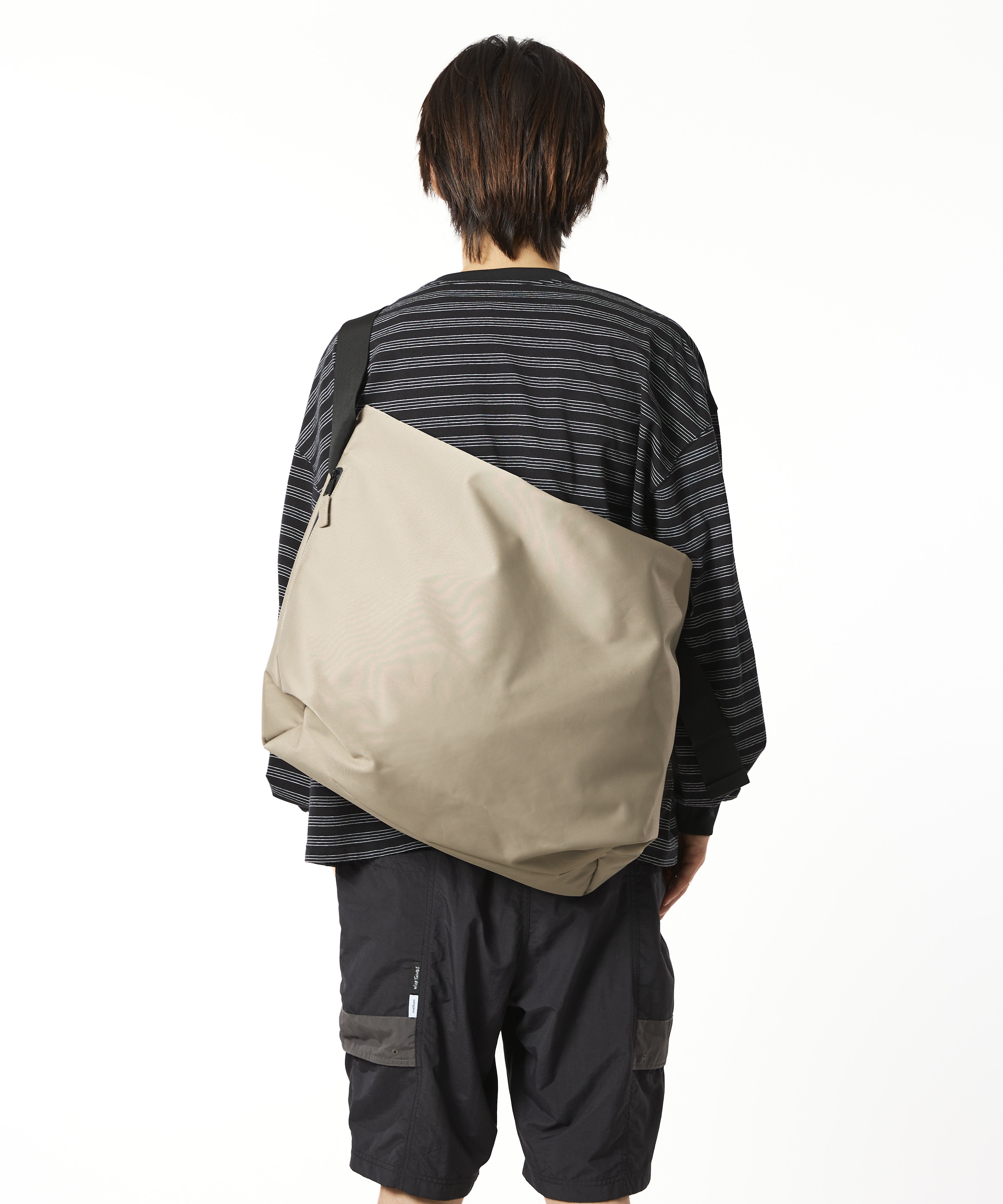 NYLON MESSENGER BAG meltum メルタム
