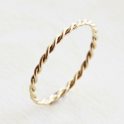 18金ゴールド-華奢シンプルリング「デュプレーツイストリング」 | 華奢