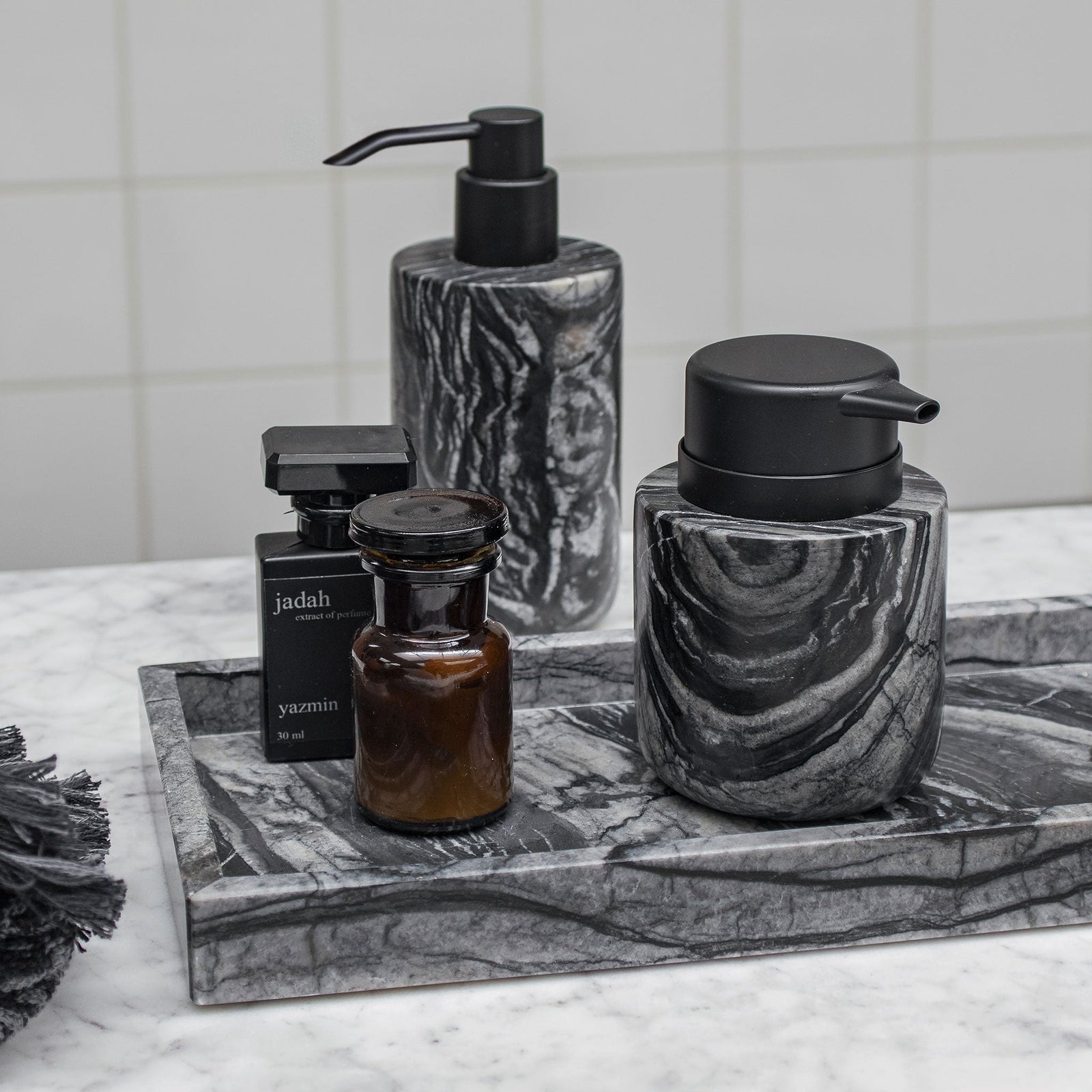 MARBLE low dispenser, Black / Grey – Mette Ditmer - International