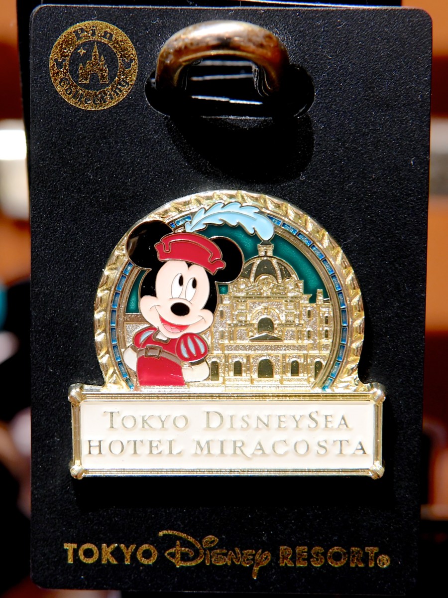ホテル限定コスチュームのミッキー！ディズニーホテル限定ピンバッジ -