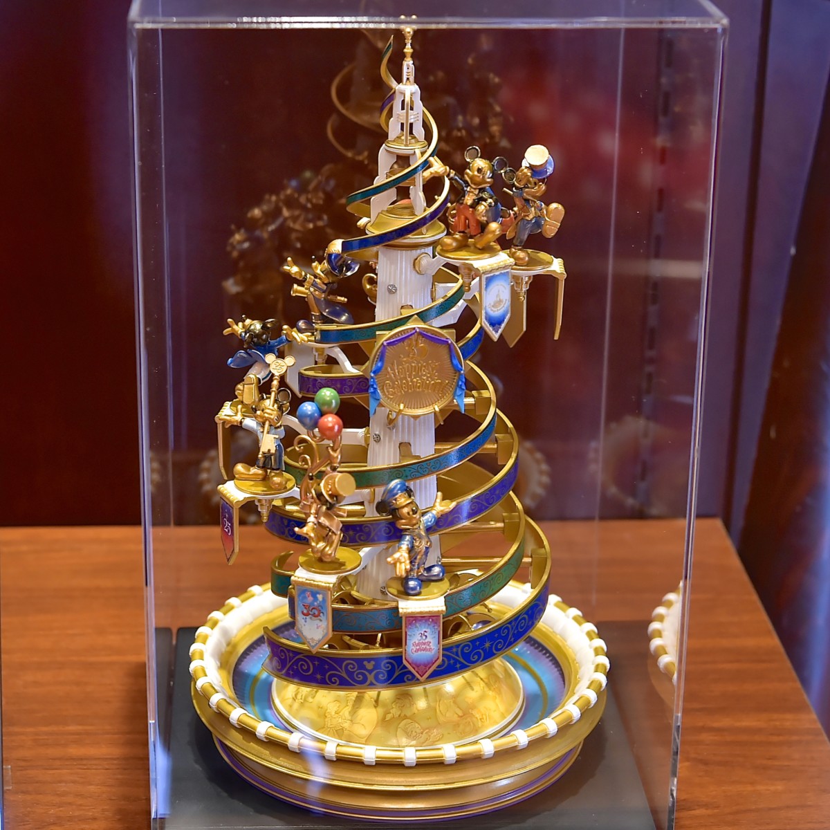 セレブレーションタワーフィギュアを再現！東京ディズニーリゾート35